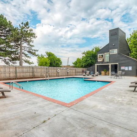 Cozy Updated Cove Of Heaven, 5Mins To Lake Hefner! Oklahoma City Exterior photo